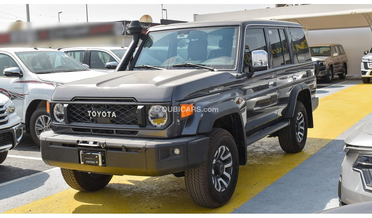 Toyota Land Cruiser Hard Top 4.0L V6 A/T