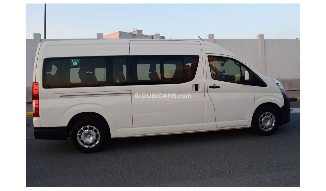 Toyota Hiace Commuter GL High Roof Toyota Hiace Highroof Bus 3.5 L, A/T, model:2019. Only done 72000 km