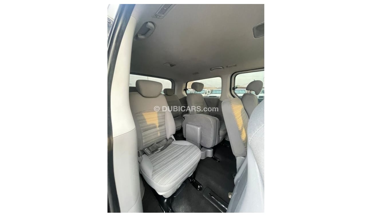 Hyundai H-1 2019 Hyundai H1 2.4L V4 - Automatic - 12 Seater Passenger - Patrol / GCC Specs