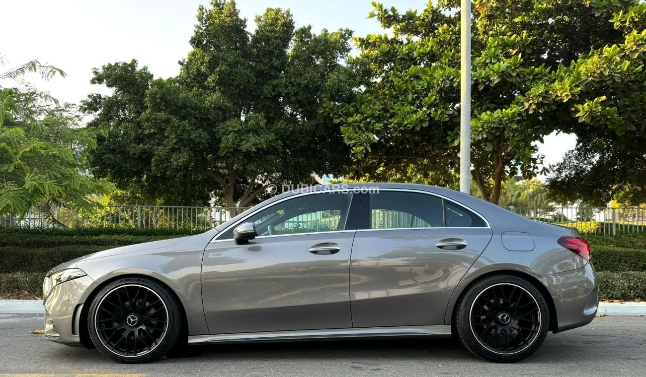 Mercedes-Benz A 200 Premium + 2.0L