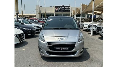 Peugeot 5008 Premium ACCIDENTS FREE - GCC - ORIGINAL PAINT - 1600 CC - PERFECT CONDITION INSIDE OUT