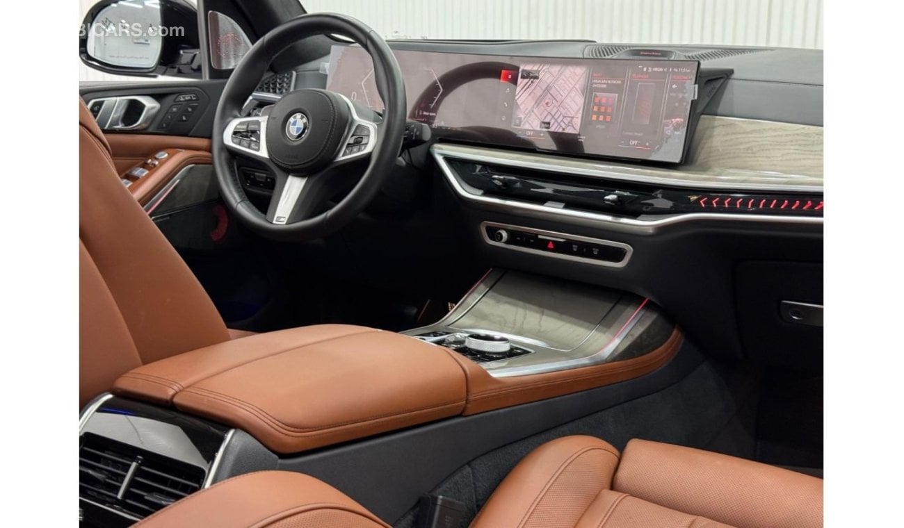 بي أم دبليو X7 2023 BMW X7 xDrive40i M-Sport, Feb 2028 BMW Warranty + Service Pack, Full Options, Very Low Km, GCC