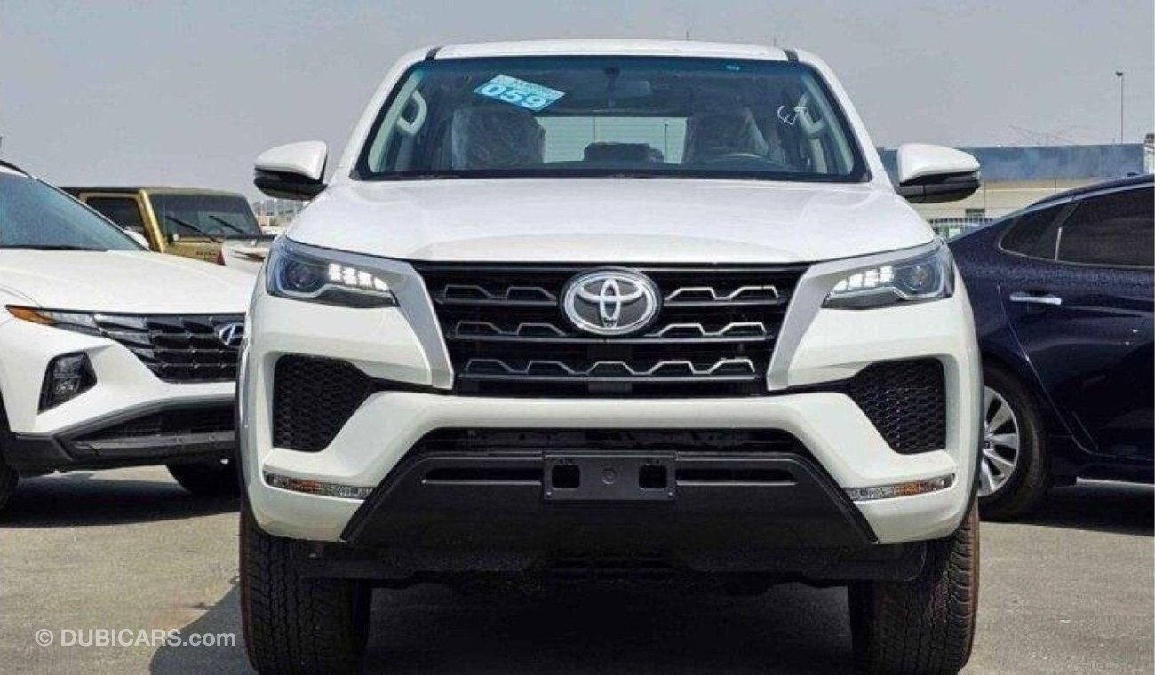 تويوتا فورتونر Toyota Fortuner  SR5 2.7L petrol Full Option 4x4 2024