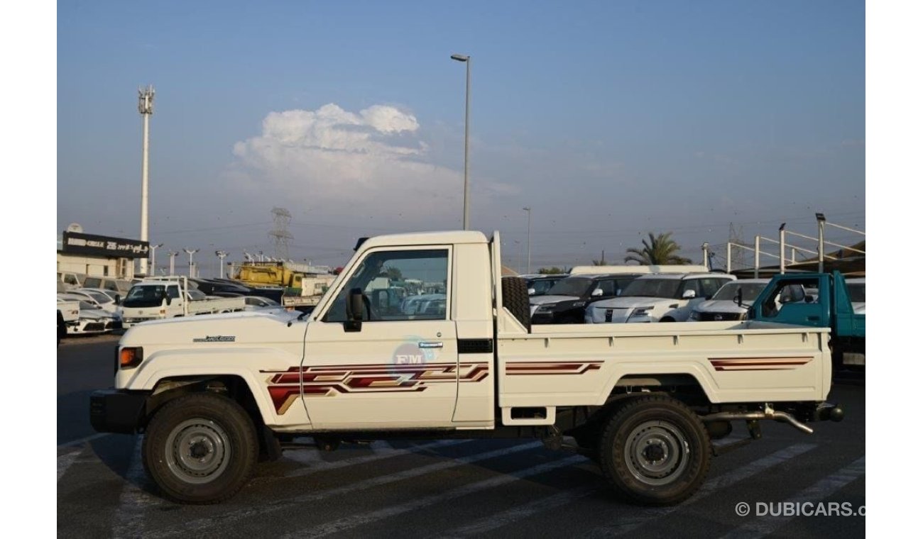 تويوتا لاند كروزر بيك آب 79 Single Cab 4.2L Diesel Manual