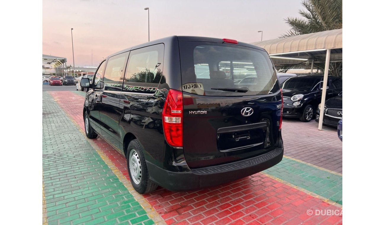 Hyundai H-1 Std