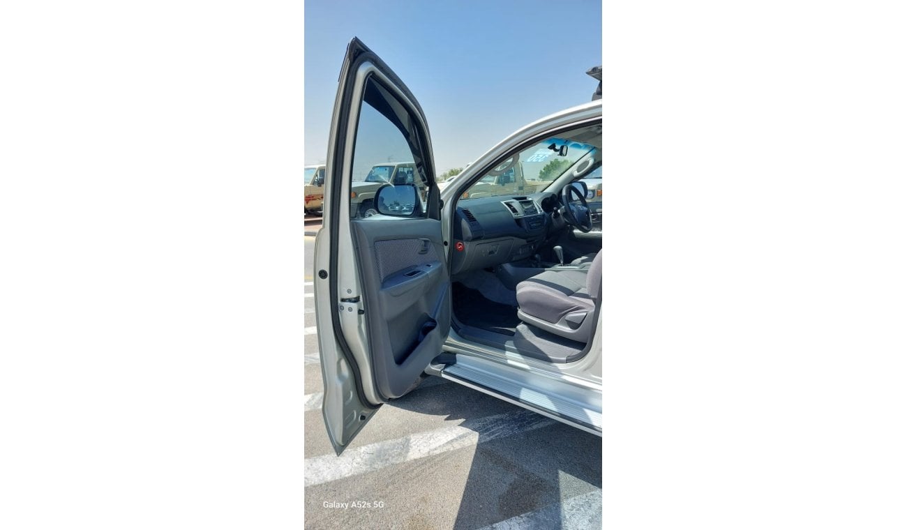 تويوتا هيلوكس TOYOTA HILUX PICKUP 3.00 CC MODEL 2013 DIESEL RIGHT HANDED