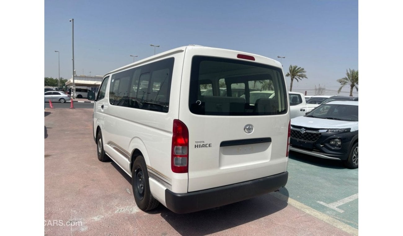 تويوتا هاياس 2.5 diesel engine // 13 seater // stander roof //model 2024