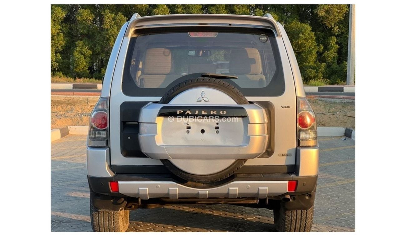 Mitsubishi Pajero Speed stabiliser, Gulf specifications, original paint, four-wheel drive,