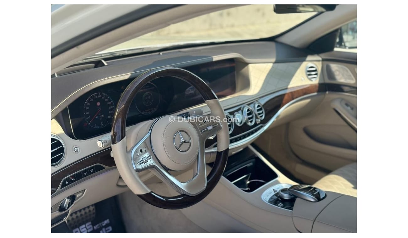 مرسيدس بنز S 560 مرسيدس اس 560 خليجي كامل المواصفات 8 سلندر تحت الضمان 4 ازرار بدون حوادث بدون صبغ ابدا