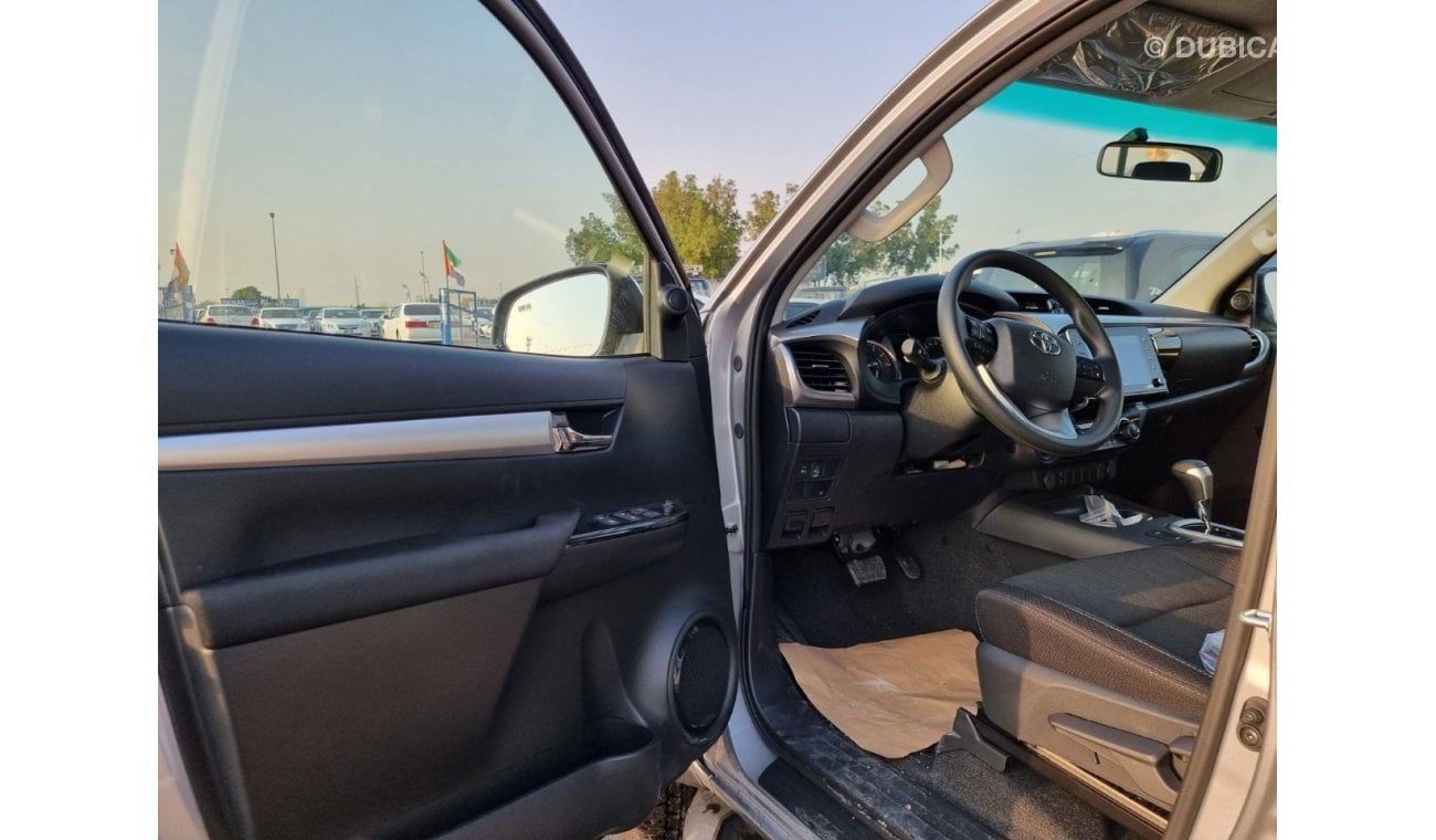 تويوتا هيلوكس Toyota Hilux SR5 4.0L Petrol 2024