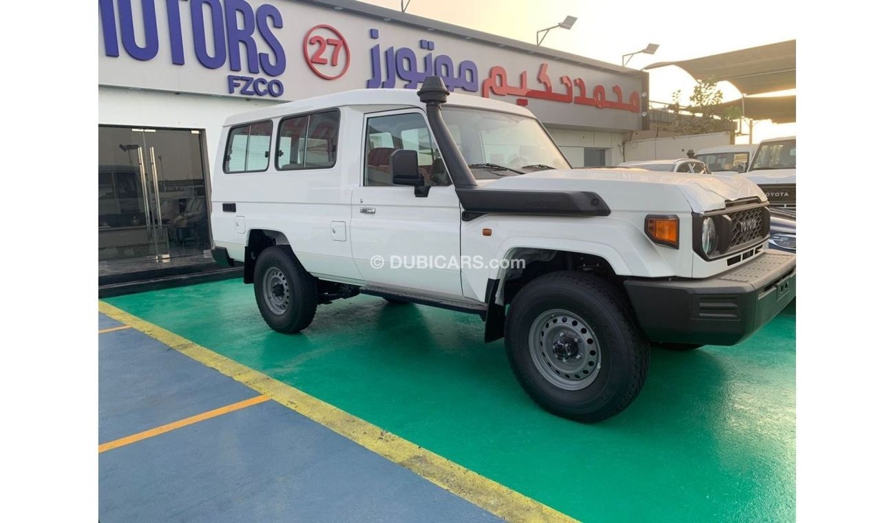 Toyota Land Cruiser Hard Top 4.0L PETROL V6 3 DOORS 4WD 2024 GCC