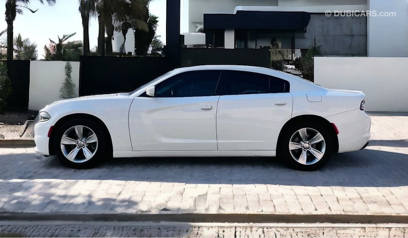 Dodge Charger SXT Plus AED 870 PM | DODGE CHARGER SXT 2017 | V6 | GCC | MINT CONDITON