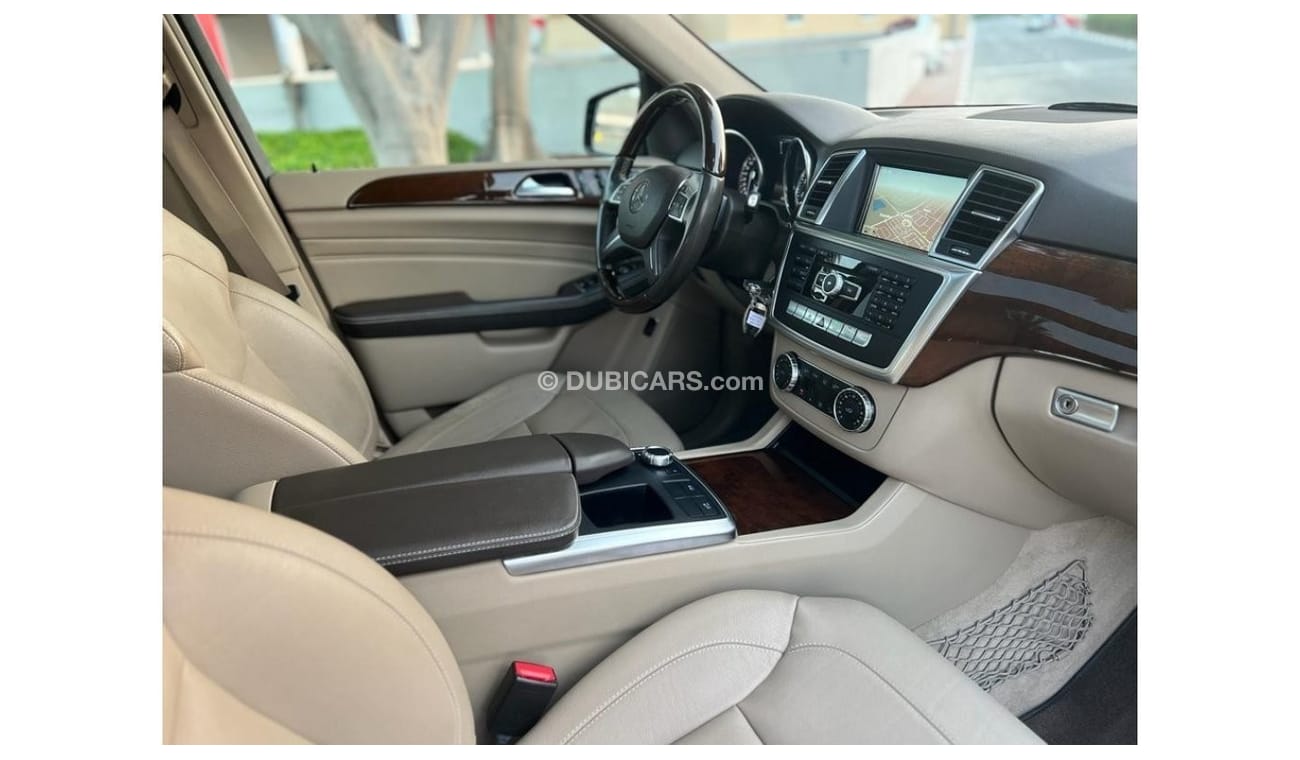 مرسيدس بنز ML 400 MERCEDES BENZ ML400 2015 AMG GCC FULL OPTIONS IN PERFECT CONDITION