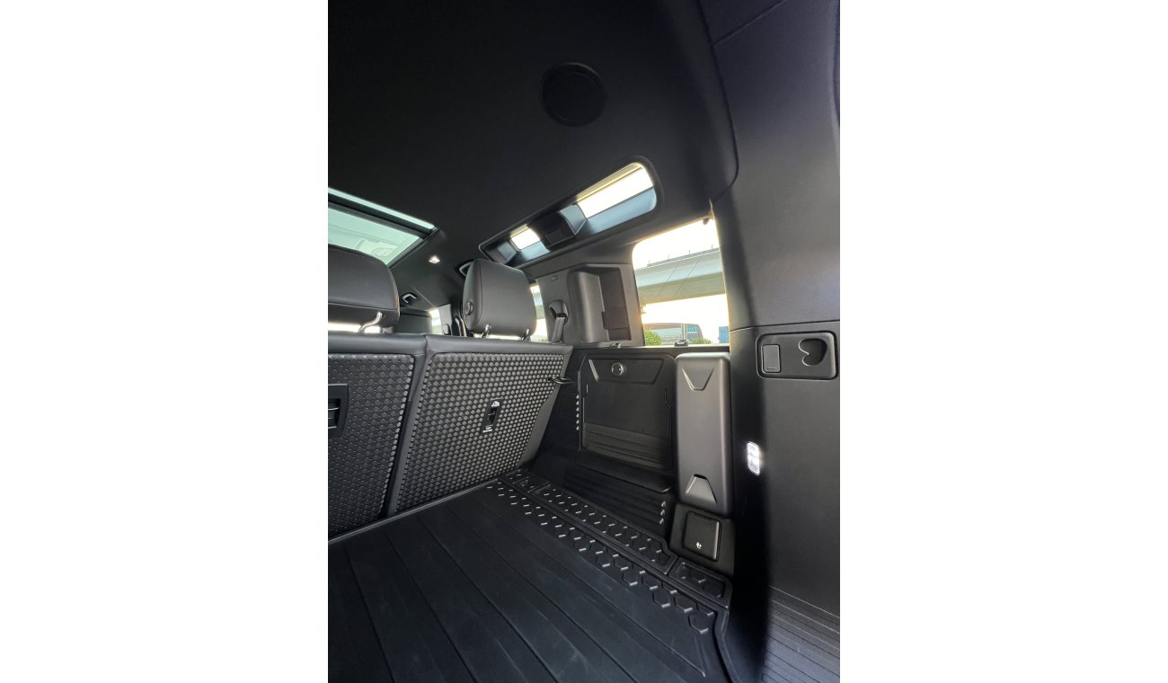 Land Rover Defender P525 110 5.0L (5 Seater)