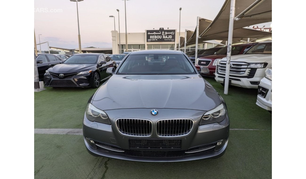 بي أم دبليو 523i BMW 523i 2012 Exclusive 2.5L - Automatic . Gasoline . Rear Wheel Drive . clean car without accident