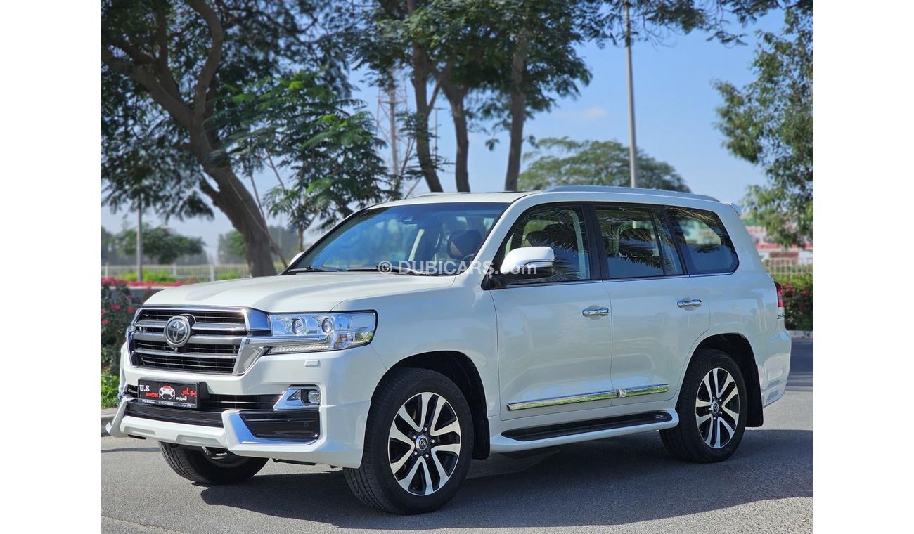 Toyota Land Cruiser VXR 5.7L 4WD