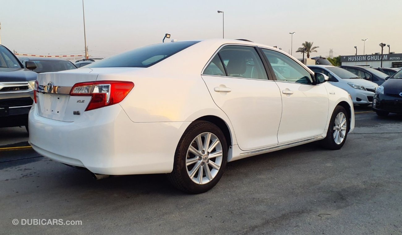 تويوتا كامري Toyota Camry XLE Hyrbrid