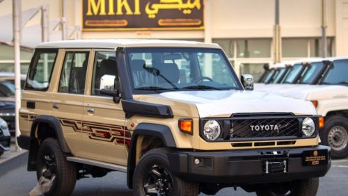 تويوتا لاند كروزر هارد توب Hard Top | High Option | 4.0L | V6 | Petrol | M/T (5 Doors)