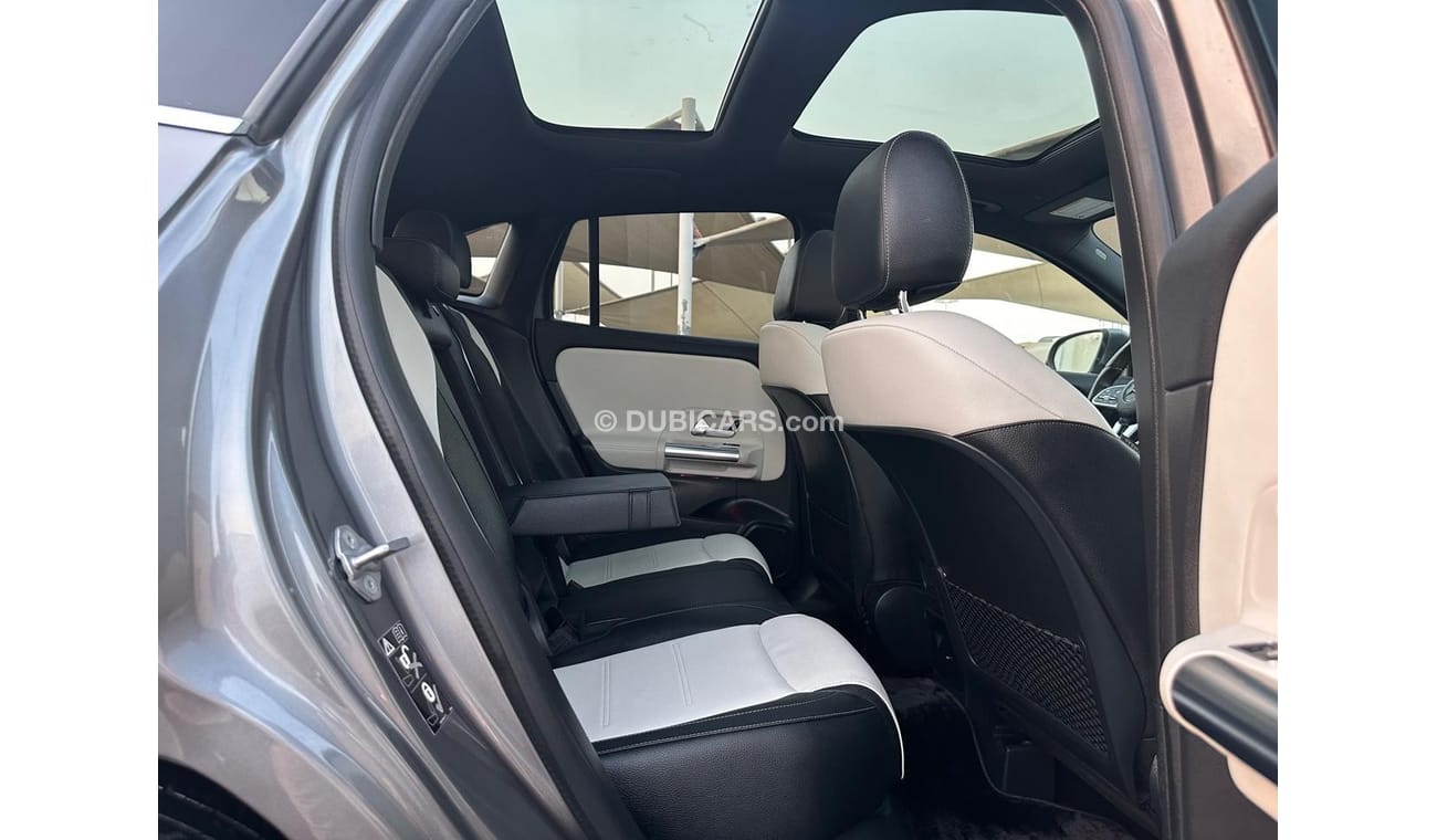 مرسيدس بنز GLA 250 4MATIC Mercedes GLA 250 _American_2021_Excellent Condition _Full option