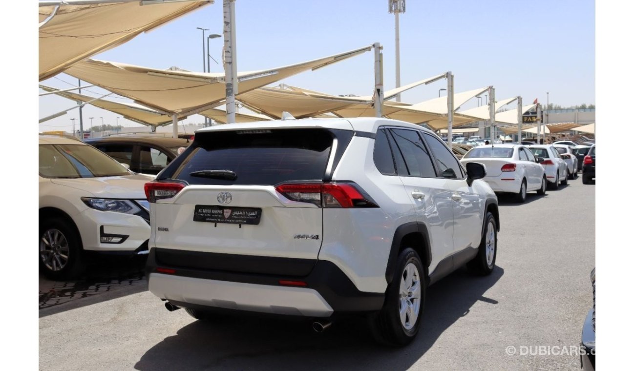 Toyota RAV4 EX ACCIDENTS FREE - GCC - PERFECT CONDITION INSIDE OUT - ENGINE 2500 CC -