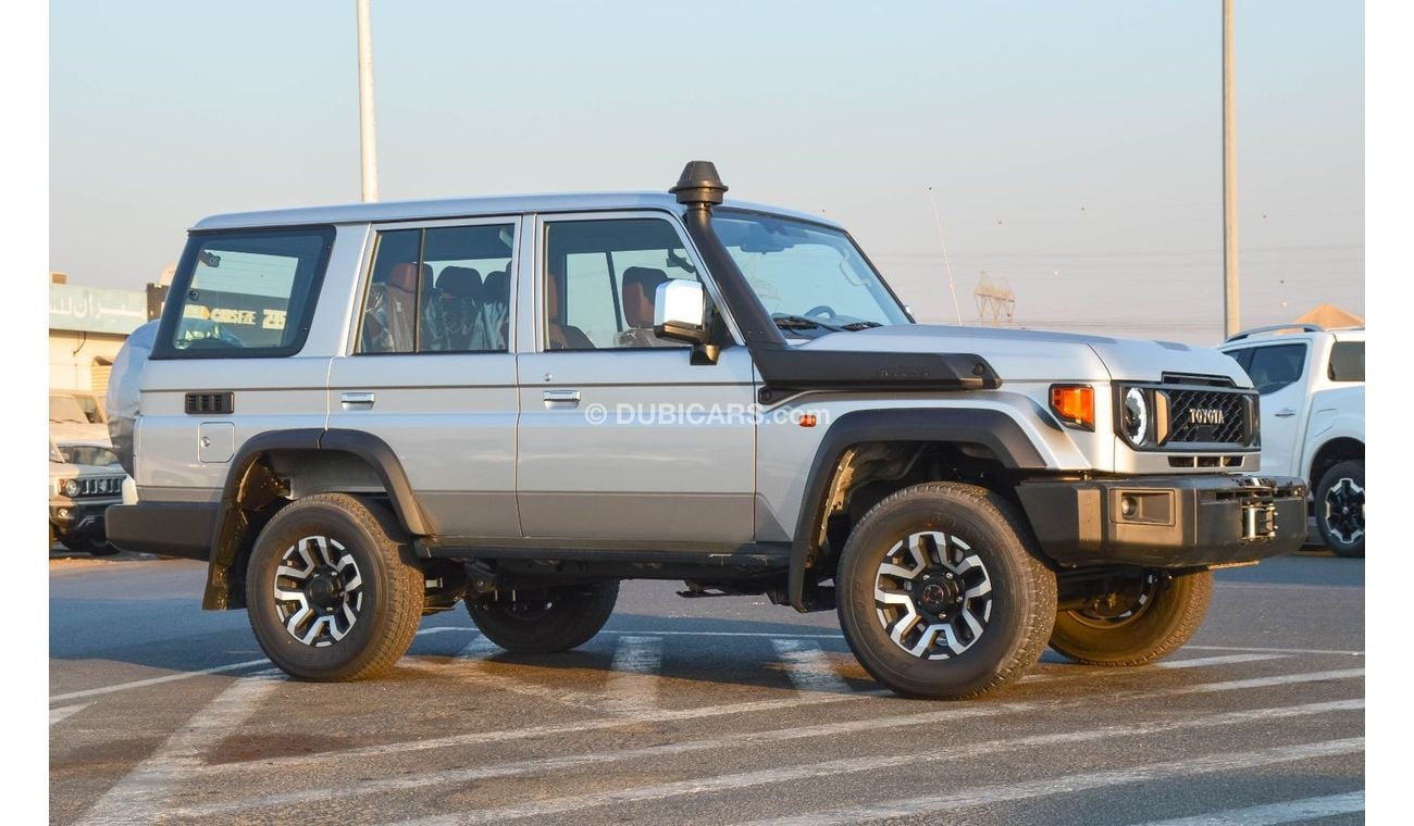 تويوتا لاند كروزر TOYOTA LAND CRUISER 76 4.0L PETROL 5DOOR 4WD SUV 2024