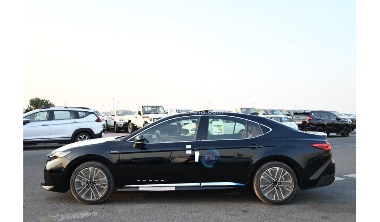 تويوتا كامري Hybrid Lumiere 2.5L Petrol 5 Seater Automatic