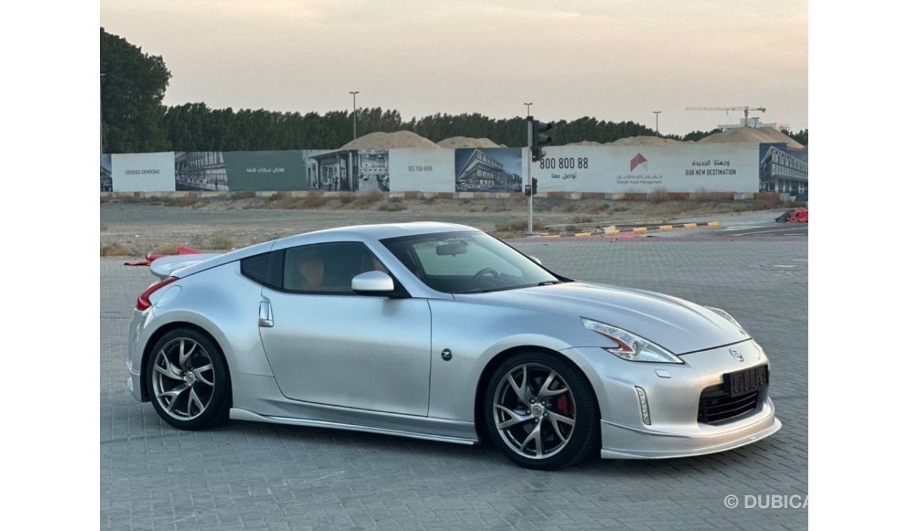 نيسان 370Z سبورت موديل 2016 خليجي حاله ممتازه من الداخل والخارج فل مواصفات