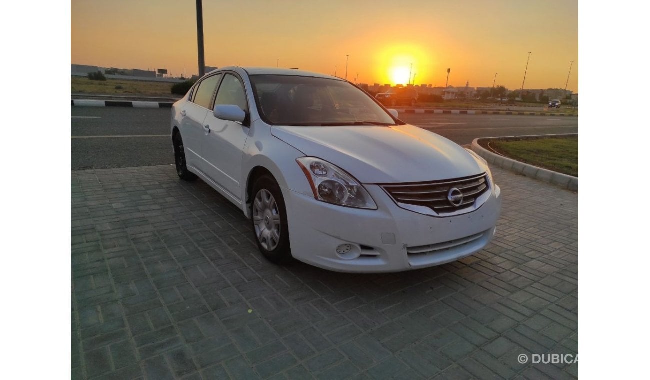 Nissan Altima Nissan Altima 2012 V4 2.5 full automatic