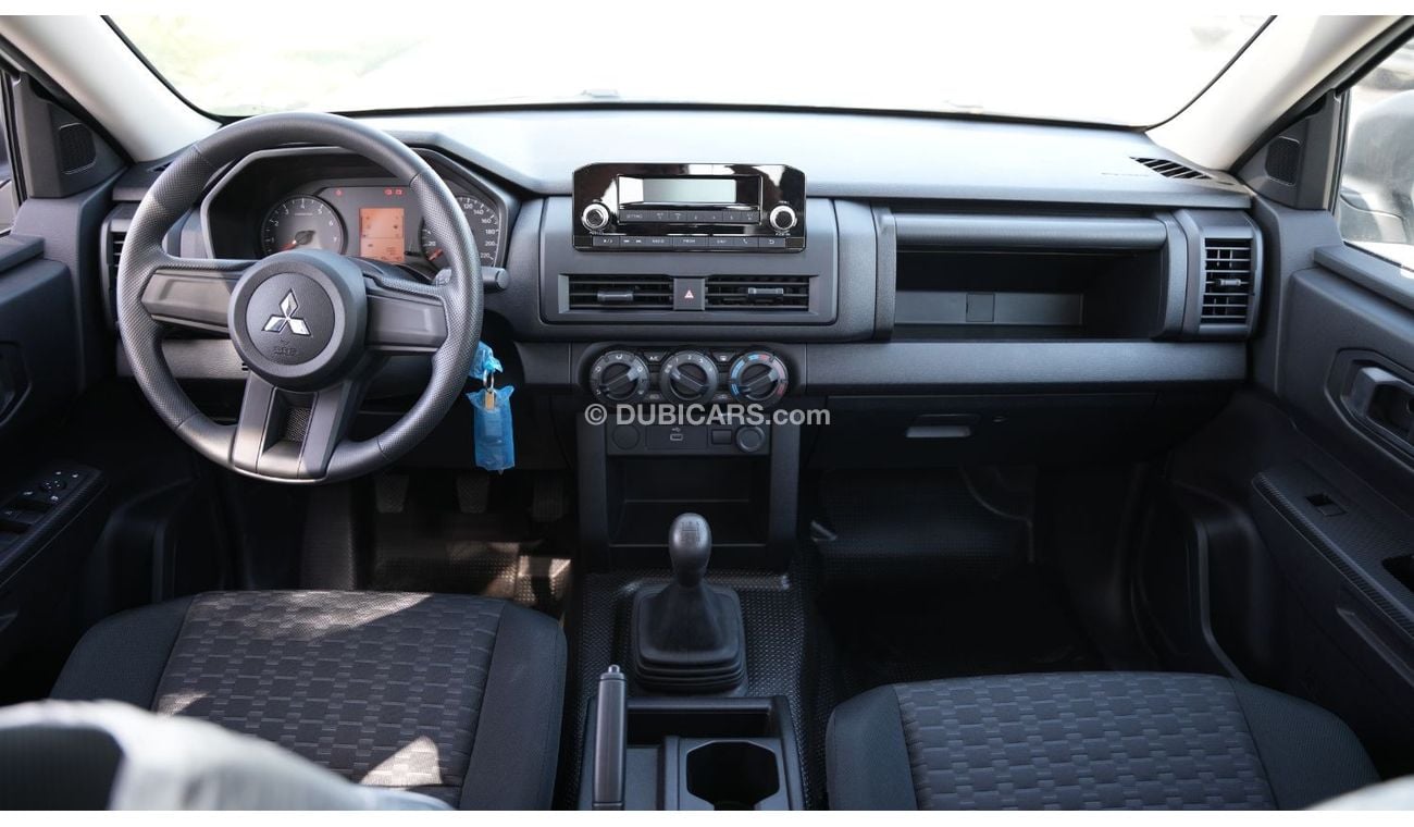 ميتسوبيشي L200 Mitsubishi L200 2.4L Petrol DCabin 2WD GL 5MT MY-2024