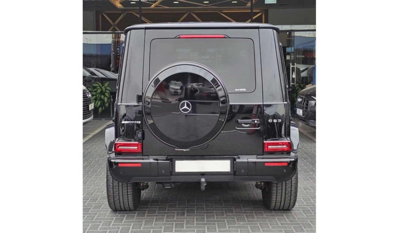 Mercedes-Benz G 63 AMG 4.0L V8 AMG Night Package With Warranty And Service Contract