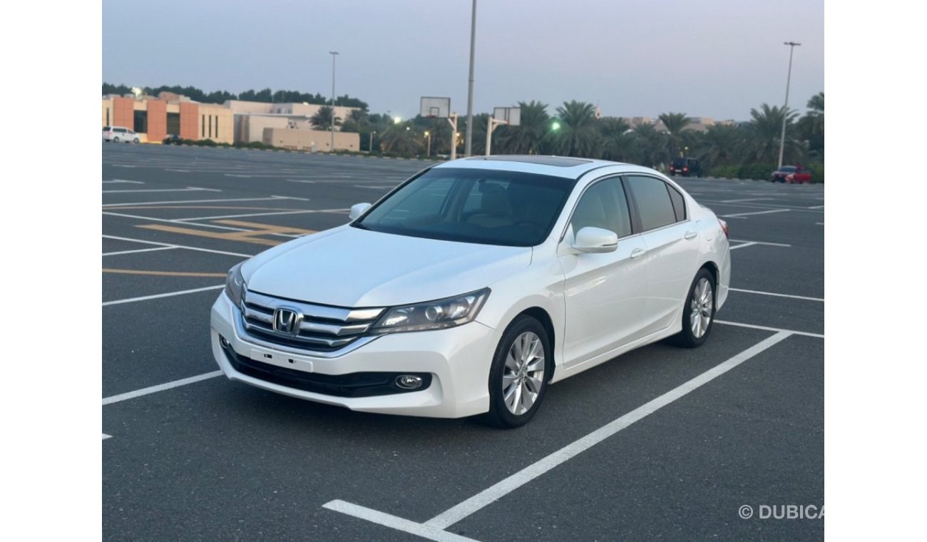 Honda Accord Sport MODEL 2016 GCC CAR PERFECT CONDITION INSIDE AND OUTSIDE FULL OPTION SUN ROOF  SCREEN FULL ELEC