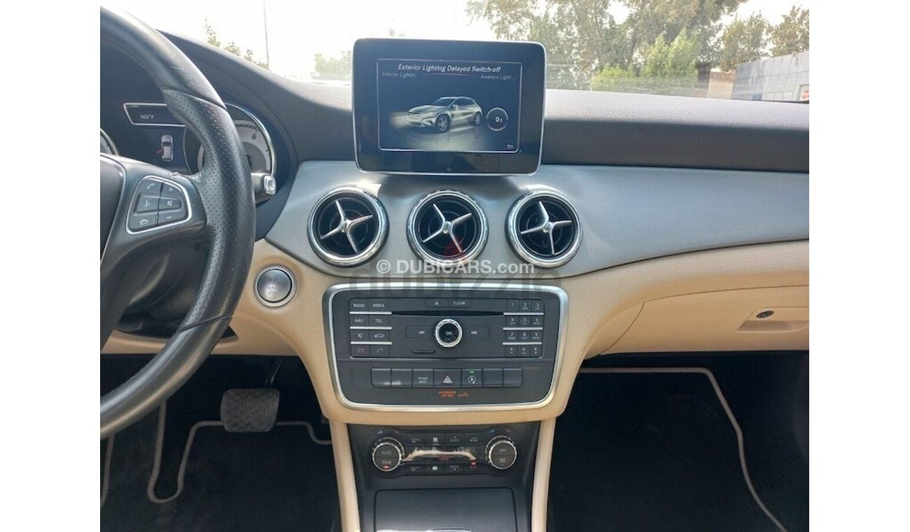 Mercedes-Benz GLA 250 Std 2.0L (211 HP)