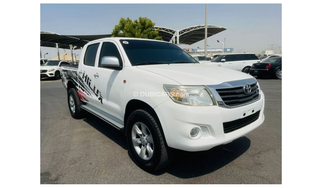 Toyota Hilux 2500CC DIESEL | GCC SPECS | LEFT-HAND-DRIVE | SIDE SKIRTS | KEY START | TINTED WINDOWS