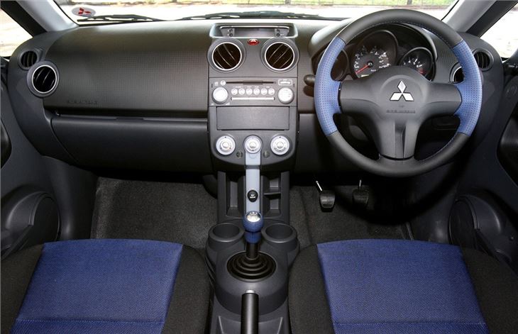 Mitsubishi Colt interior - Cockpit