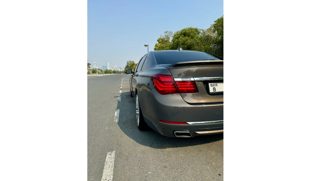 بي أم دبليو 750Li Individual 4.4L