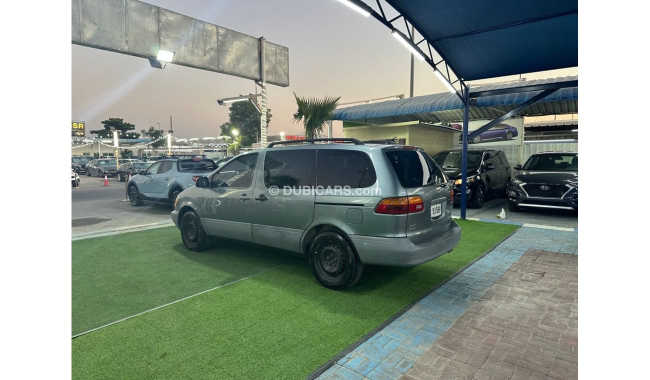 Toyota Sienna Toyota Sienna 1999 with 3.0L engine in good condition running ready for use seven-seater