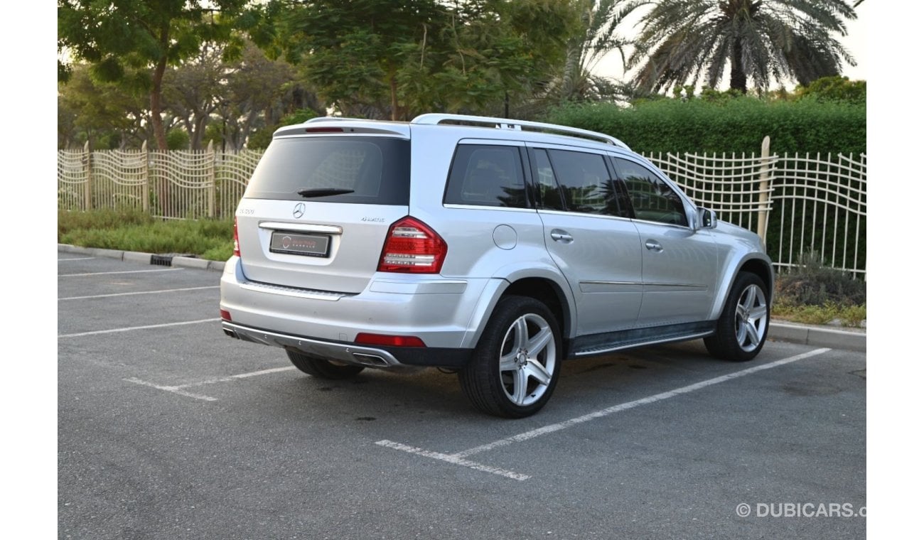 مرسيدس بنز GL 500 0% DP - BEST DEAL - LOW MILEAGE - MERCEDES GL 500 4MATIC - ORIGINAL PAINT - WELL MAINTAINED - GCC