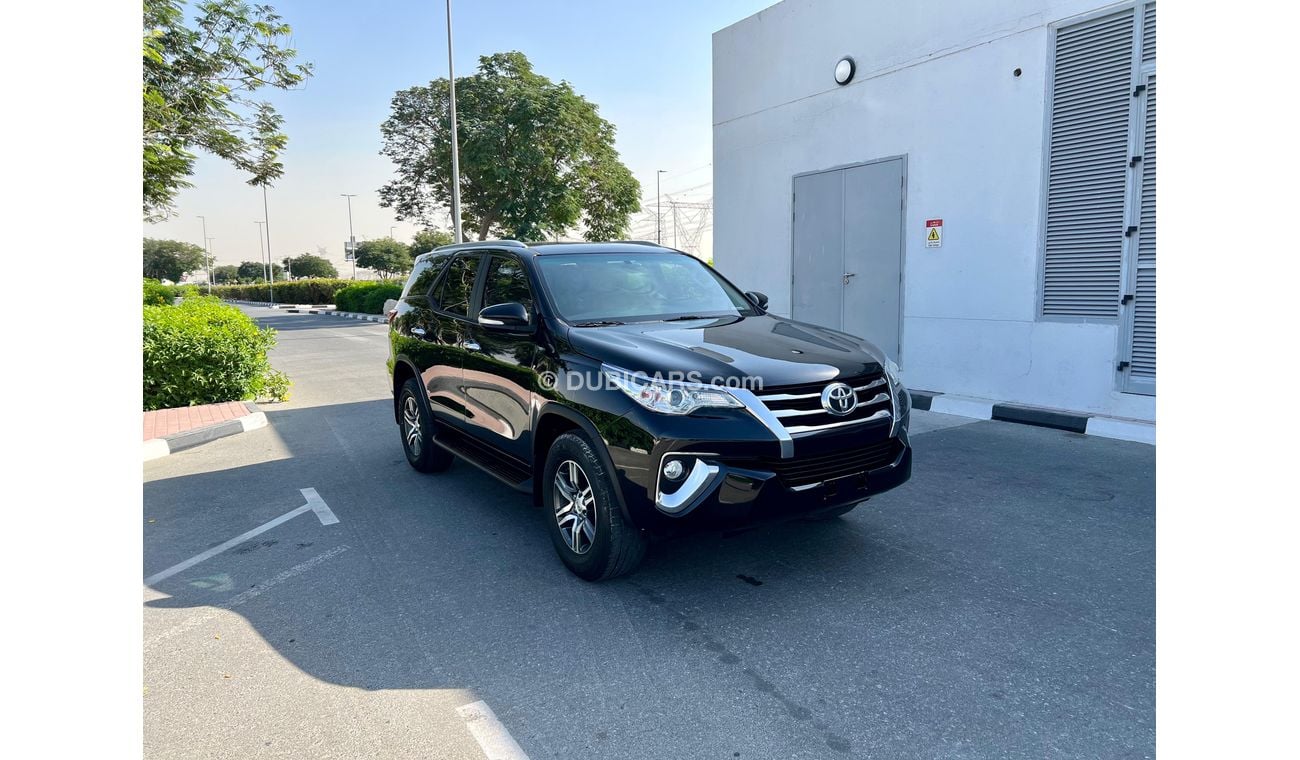 Toyota Fortuner TOYOTA FORTUNER EXR 2017 V4  PETROL 4x4 . 7 SEATER