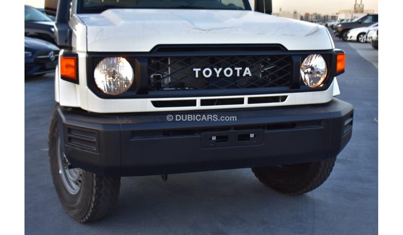 تويوتا لاند كروزر بيك آب 79 Double Cab 2.8L Turbo Diesel 4WD Automatic