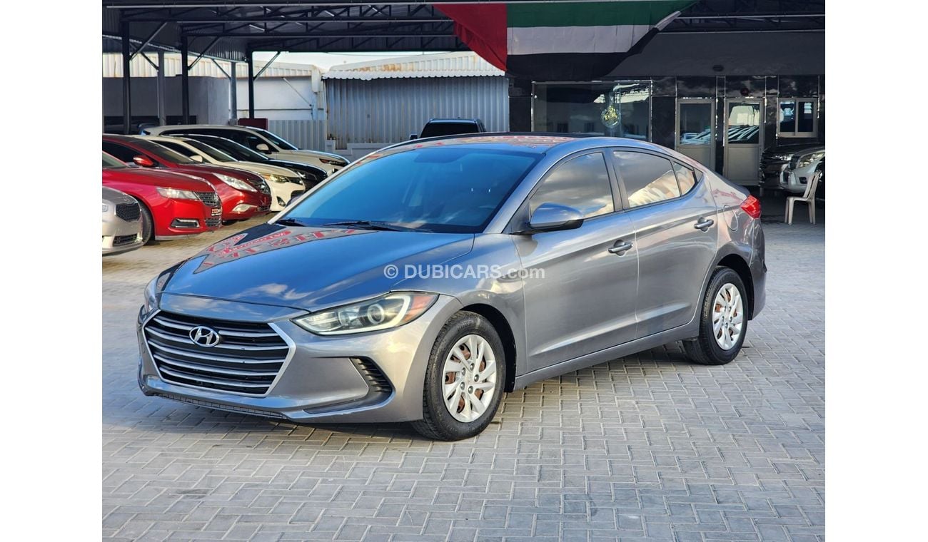 Hyundai Elantra Base 2.0L