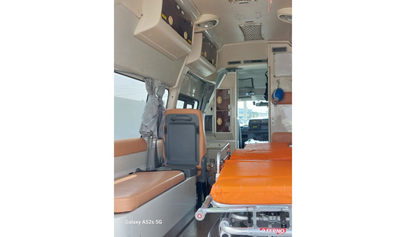 Toyota Hiace Toyota Hiace TOYOTA AMBULANCE (VAN) -2015-CC 2700 PETROL RHD AUTO