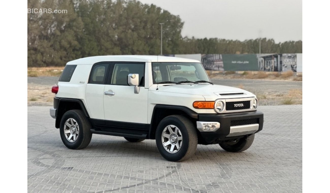 تويوتا إف جي كروزر Toyota FJ Cruiser 2022 GCC Petrol left hand Drive very excellent