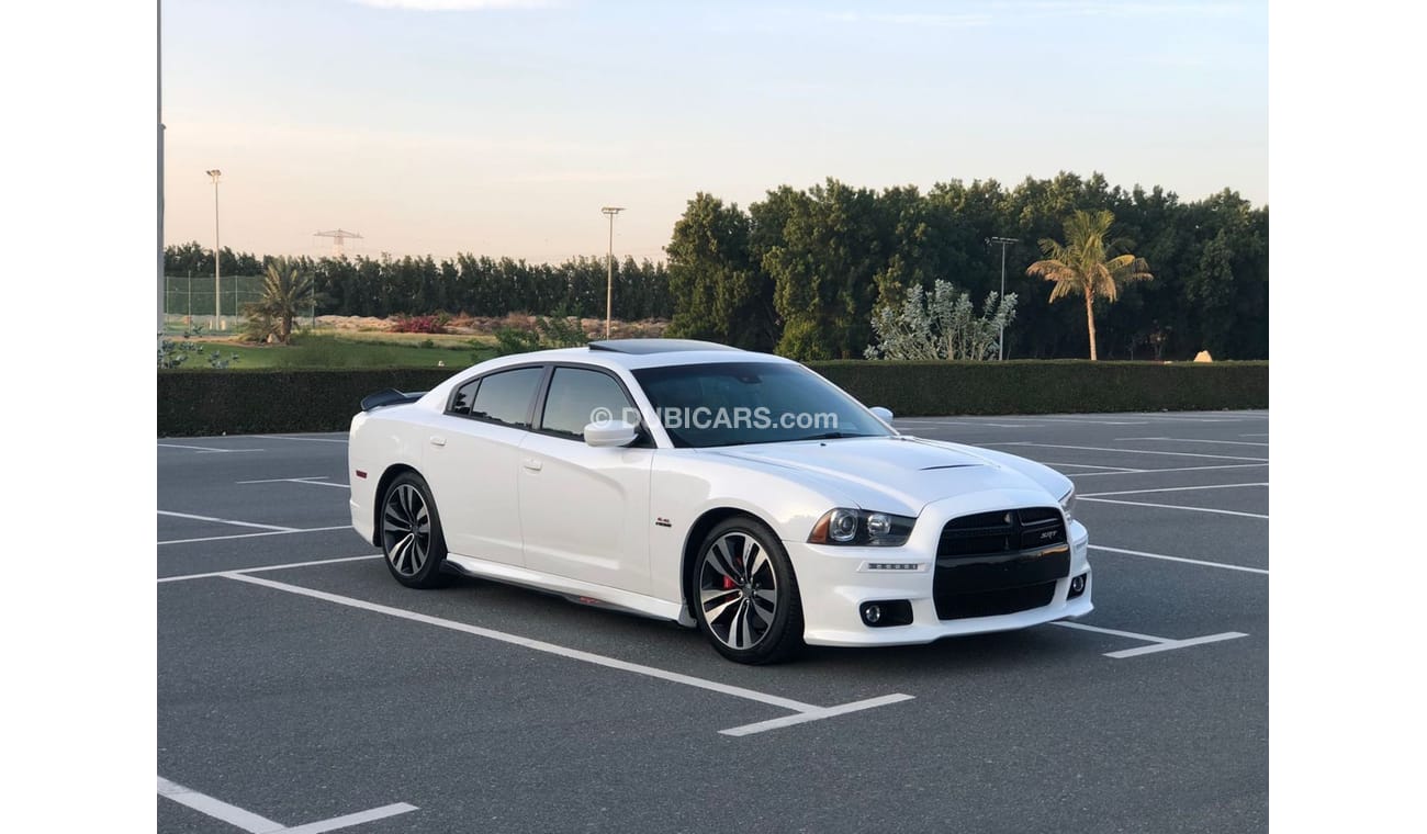 Dodge Charger SRT8 Super Bee