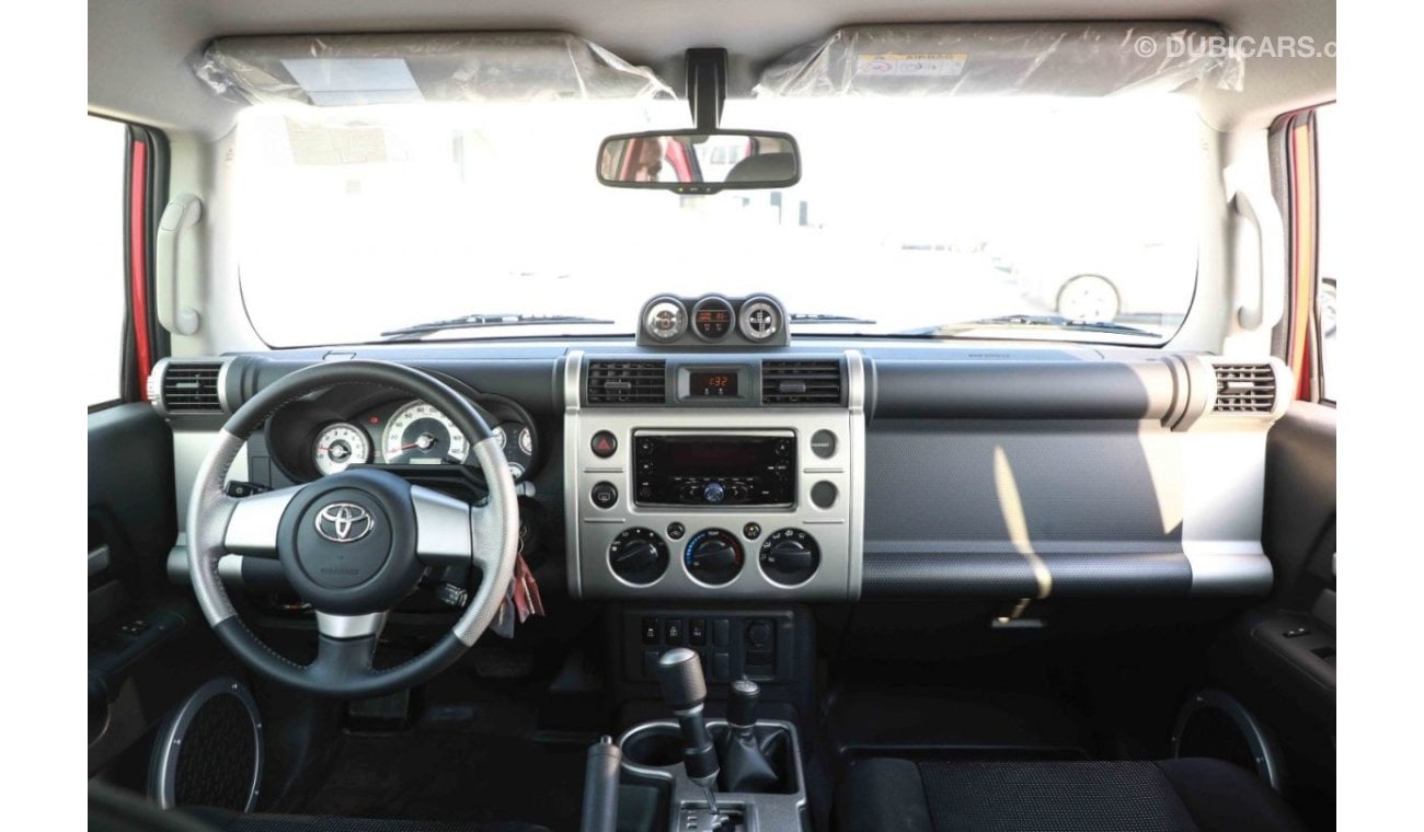 Toyota FJ Cruiser 2023 Toyota FJ Cruiser 4.0 W/0 JBL - White inside Grey | Export Only