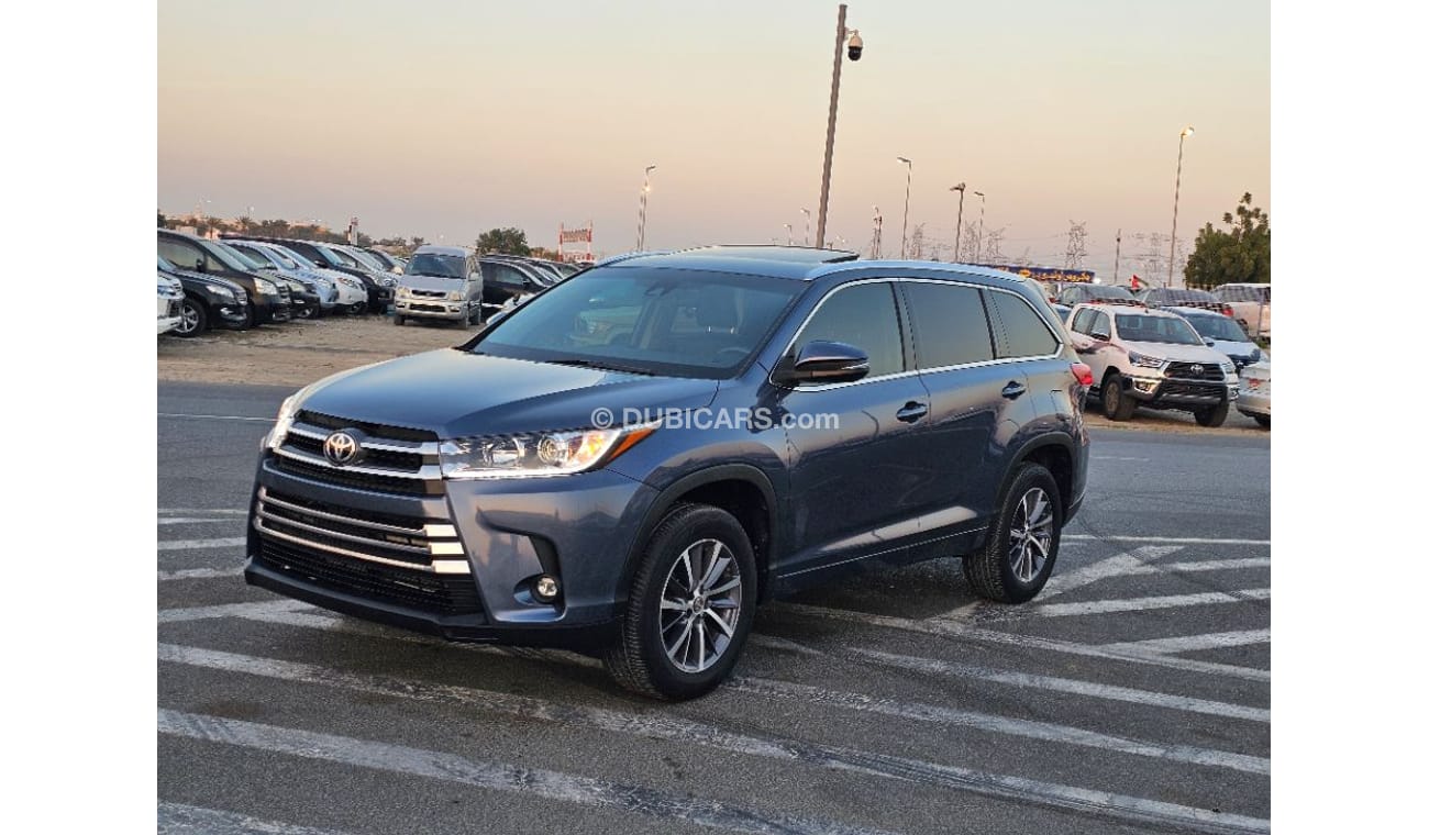 Toyota Highlander 2018 model XLE sunroof and original leather seats