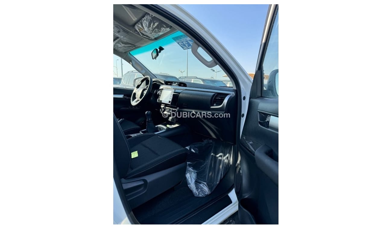 تويوتا هيلوكس Toyota Hilux 2.4 SR5 Full option