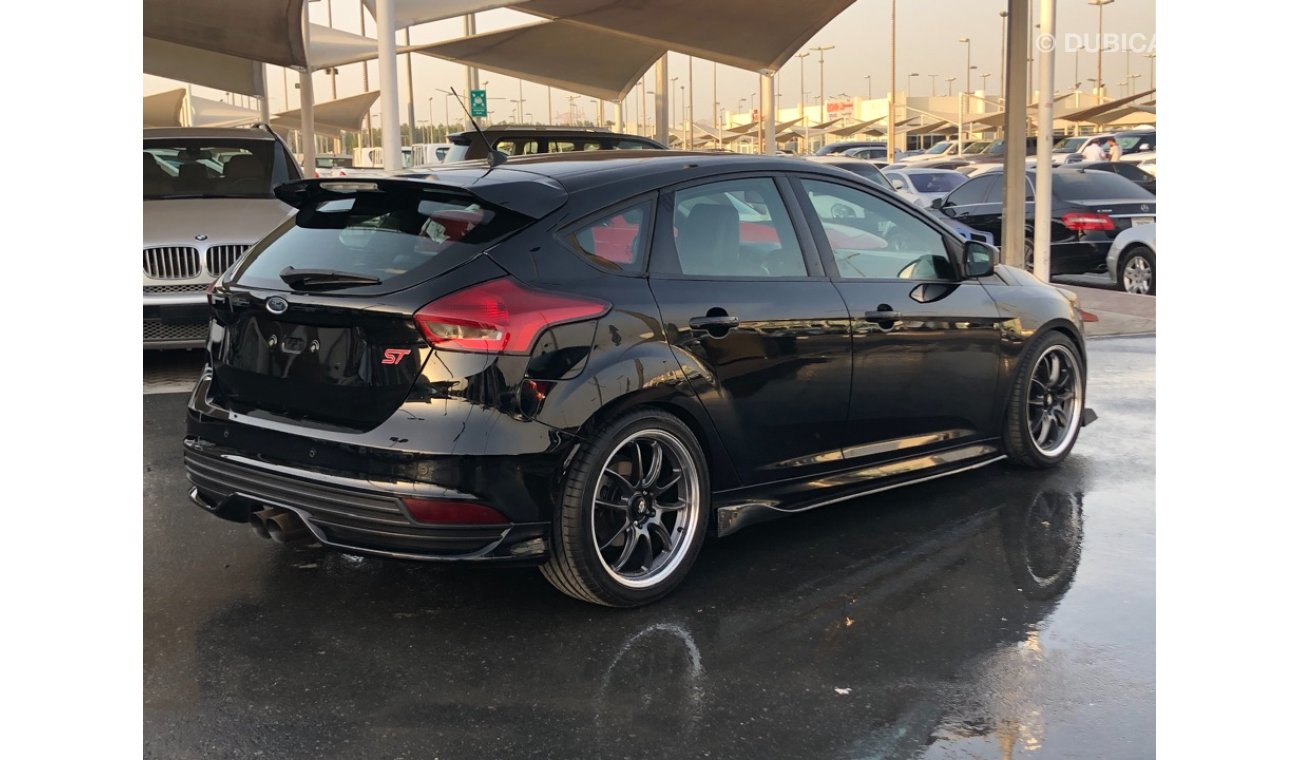 Ford Focus FORD FOCUS ST MODEL 2017 GCC CAR PERFECT CONDITION FULL OPTION SUN ROOF LEATHER SEATS BACK CAMERA BA