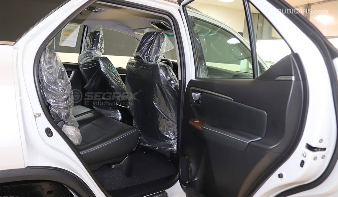 تويوتا فورتونر TOYOTA FORTUNER 4.0L SR5 PETROL A/T 4WD 2024