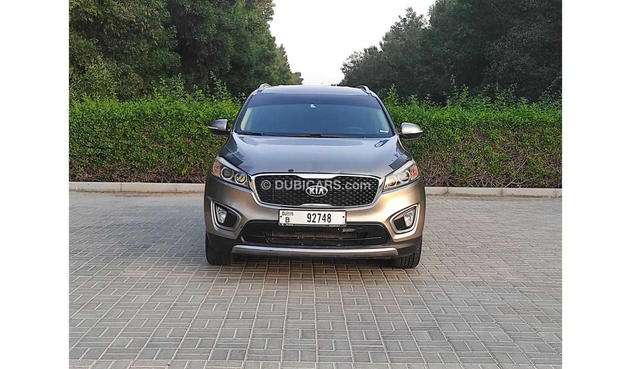 كيا سورينتو Base 2.4L FWD Kia Sorrento 2016 V4  7 seater full automatic