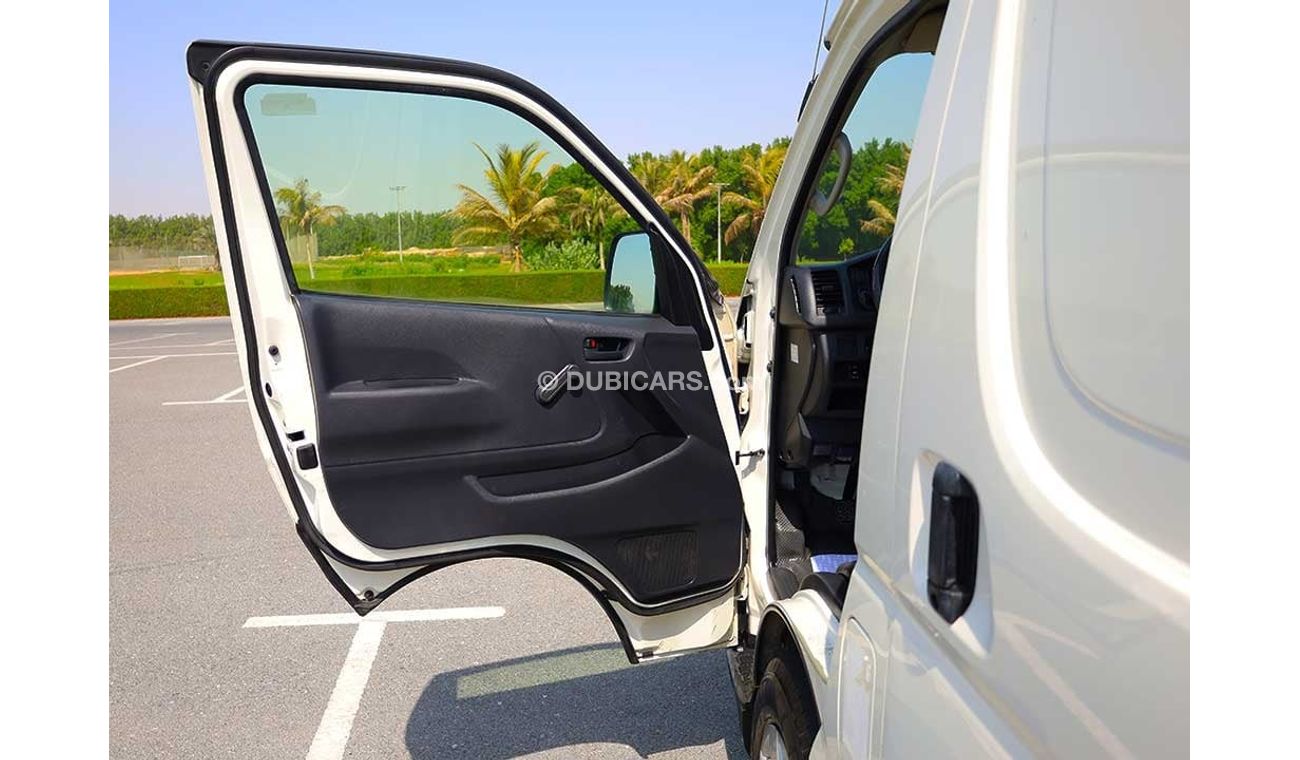 Toyota Hiace High Roof Van 2019 | GL - Chiller Van 2.7L Petrol | GCC Specs - Like New Condition - Book Now